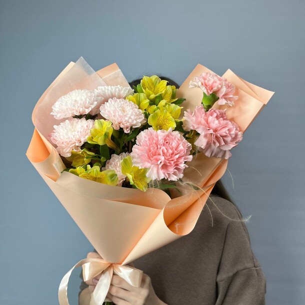 Самый стойкий букет м альстромериями, артикул F1344170 - 2400 рублей, доставка по городу. Flawery - доставка цветов