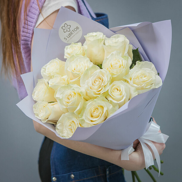 Букет из 15 белых роз 60см, арт: 37, артикул F1437741 - 10650 рублей, доставка по городу. Flawery - доставка цветов
