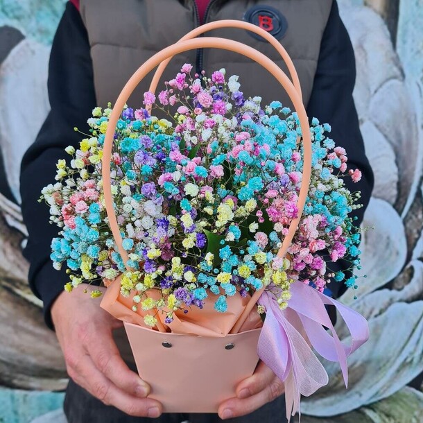 Сумочка радужной гипсофилы, артикул F1167765 - 3108 рублей, доставка по городу. Flawery - доставка цветов