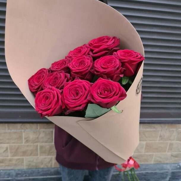 Высокие красные розы, артикул F1176690 - 4620 рублей, доставка по городу. Flawery - доставка цветов