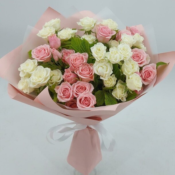 Кустовые розочки (м), артикул F1222348 - 4620 рублей, доставка по городу. Flawery - доставка цветов