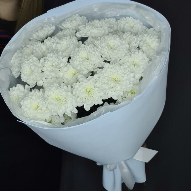 Букет ажурных хризантем "кружева", артикул F1228353 - 2800 рублей, доставка по городу. Flawery - доставка цветов