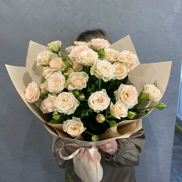 Букет из кустовой розы, артикул F1253117 - 4620 рублей, доставка по городу. Flawery - доставка цветов