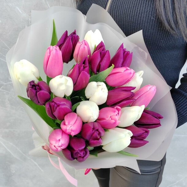 Букет из тюльпан микс, артикул F1261775 - 4800 рублей, доставка по городу. Flawery - доставка цветов