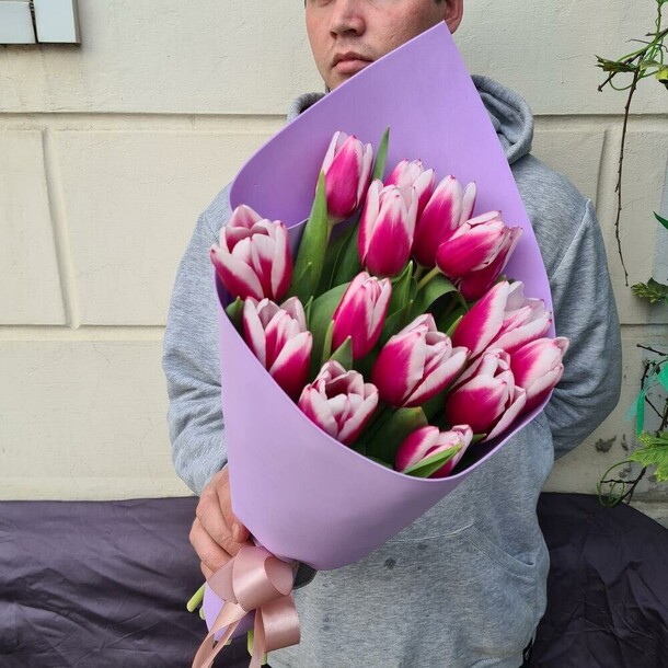 Букет весенних тюльпанов, артикул F1261780 - 3000 рублей, доставка по городу. Flawery - доставка цветов