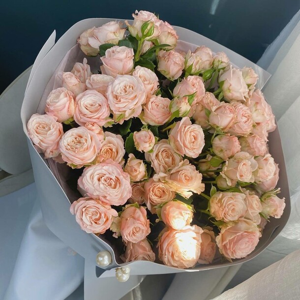 Кустовые пионовидные розы, артикул F1405290 - 7830 рублей, доставка по городу. Flawery - доставка цветов