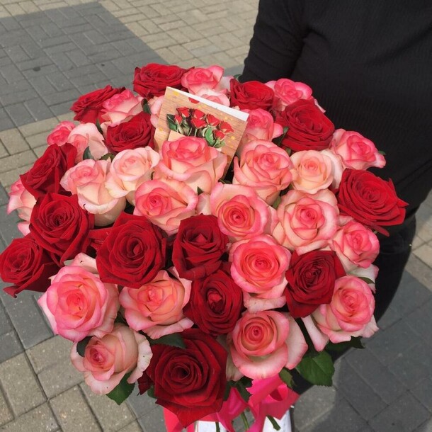 Хезер - 39 роз микс, артикул F1160428 - 12500 рублей, доставка по городу. Flawery - доставка цветов