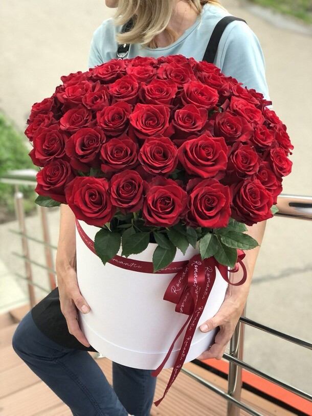 De luxe red, артикул F1131661 - 29980 рублей, доставка по городу. Flawery - доставка цветов