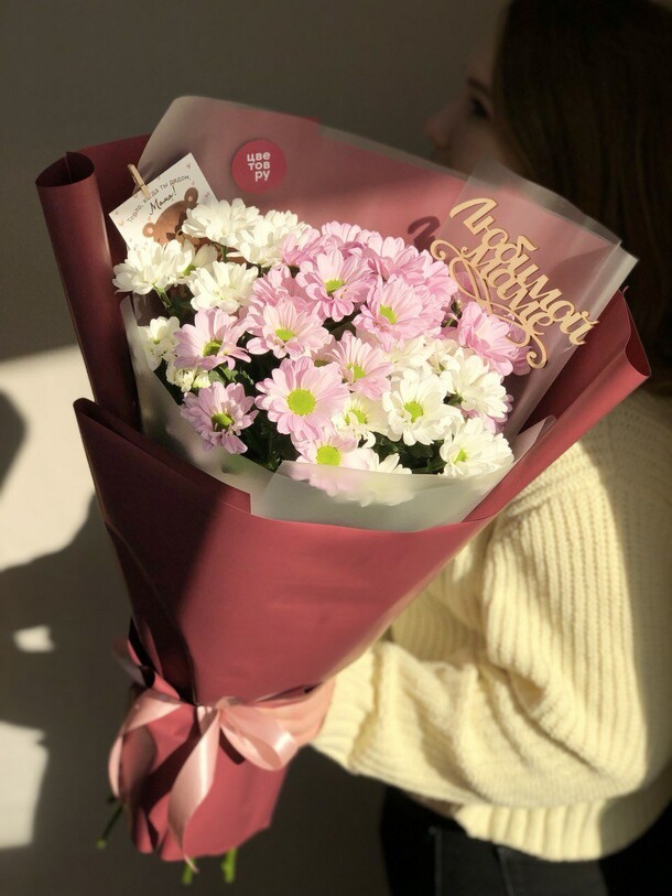 Букет "любимой маме"- 5 кустовых хризантем микс, артикул F1155148 - 3500 рублей, доставка по городу. Flawery - доставка цветов