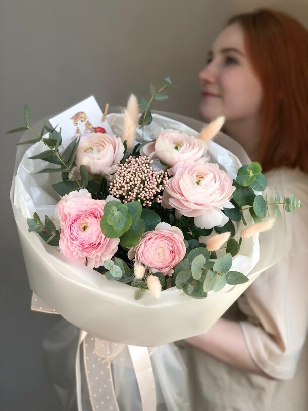 Букет "ассоль" с ранункулюсами, артикул F1401448 - 7970 рублей, доставка по городу. Flawery - доставка цветов