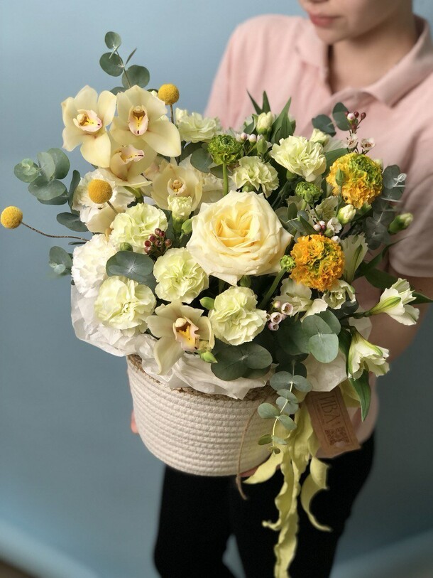 Весенняя композиция, артикул F1509975 - 12980 рублей, доставка по городу. Flawery - доставка цветов