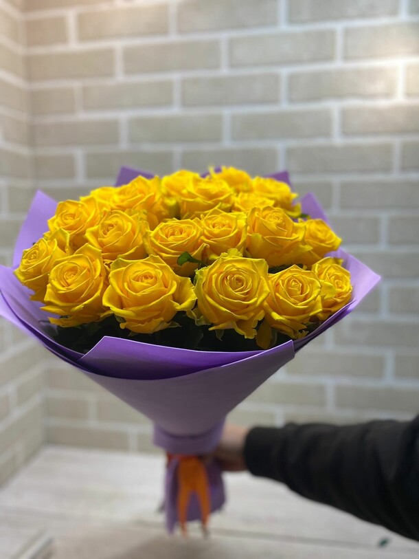 Желтый роза, артикул F1090423 - 4620 рублей, доставка по городу. Flawery - доставка цветов