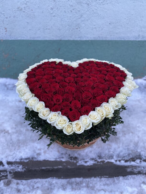 Корзина сердечко, артикул F1090853 - 43909 рублей, доставка по городу. Flawery - доставка цветов