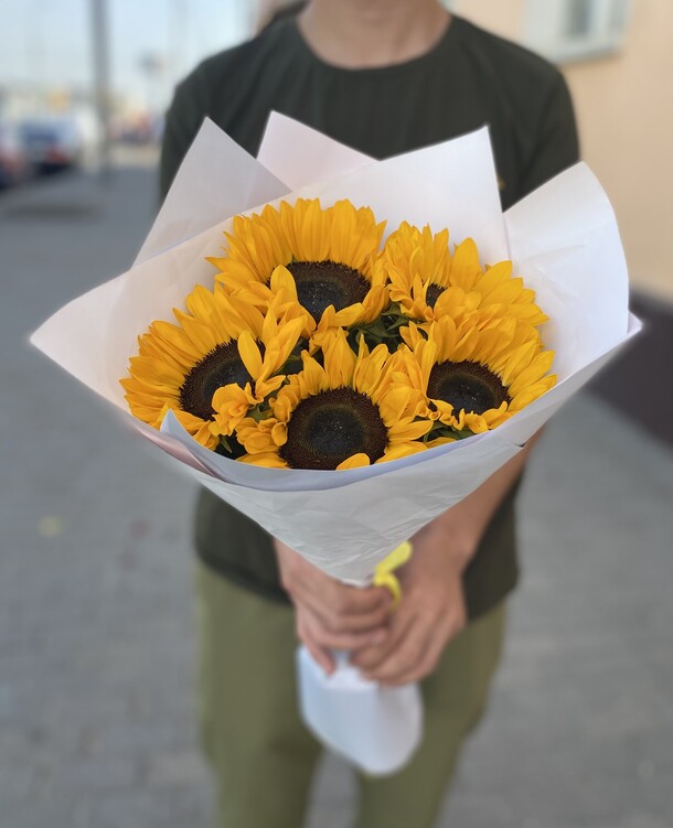 Подсолнух-5, артикул F1138408 - 5722 рублей, доставка по городу. Flawery - доставка цветов