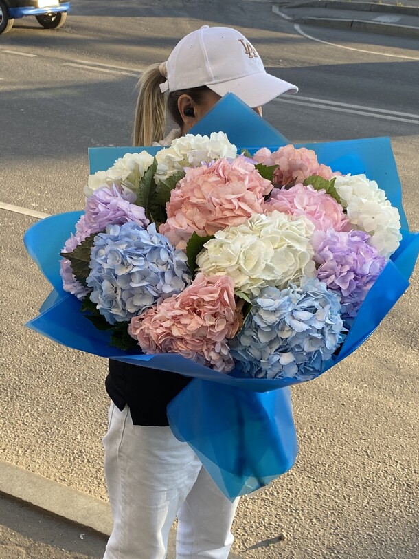 Гортензия микс, артикул F1140201 - 12099 рублей, доставка по городу. Flawery - доставка цветов