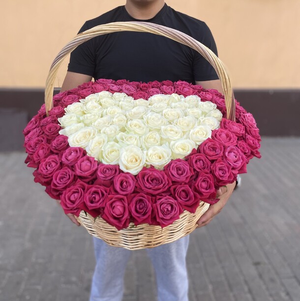 Корзина сердечко, артикул F1140928 - 27072 рублей, доставка по городу. Flawery - доставка цветов