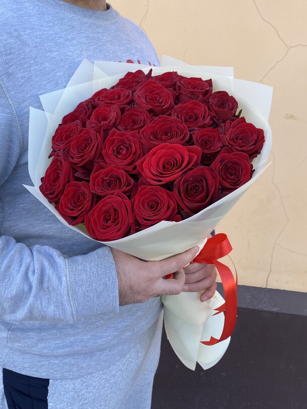 Комплимент от флориста, артикул F1146479 - 4839 рублей, доставка по городу. Flawery - доставка цветов