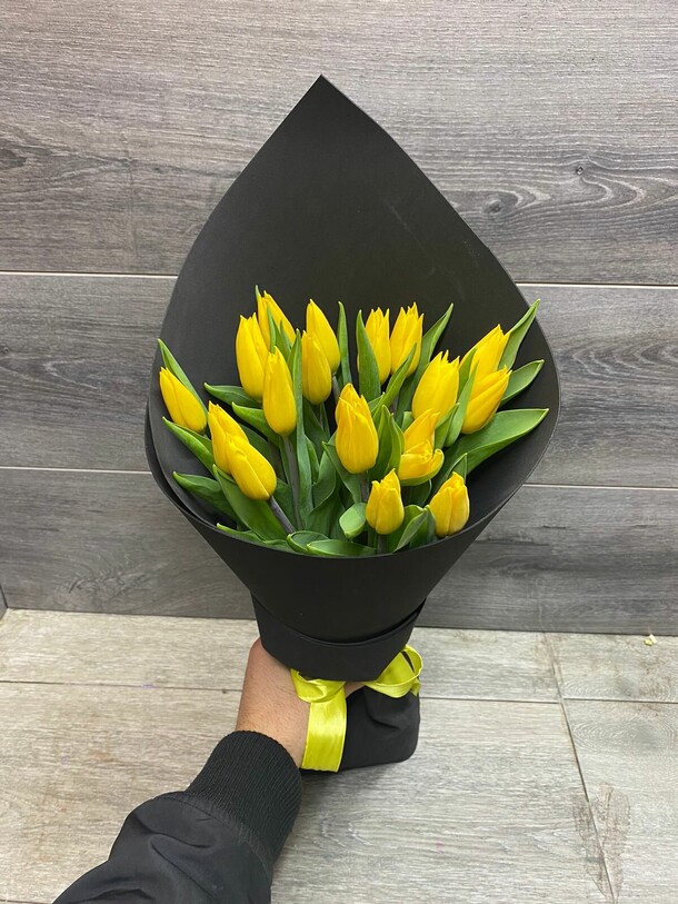 Яркое солнце, артикул F1155495 - 5001 рублей, доставка по городу. Flawery - доставка цветов