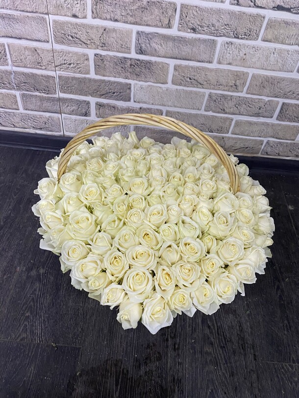 Белые розы, артикул F1163480 - 26378 рублей, доставка по городу. Flawery - доставка цветов