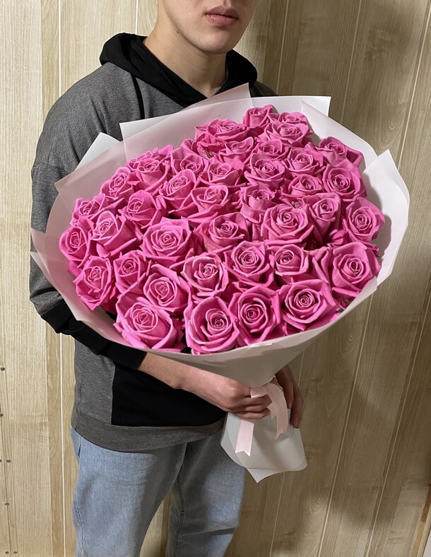 Розовые в белом, артикул F1170725 - 14011 рублей, доставка по городу. Flawery - доставка цветов