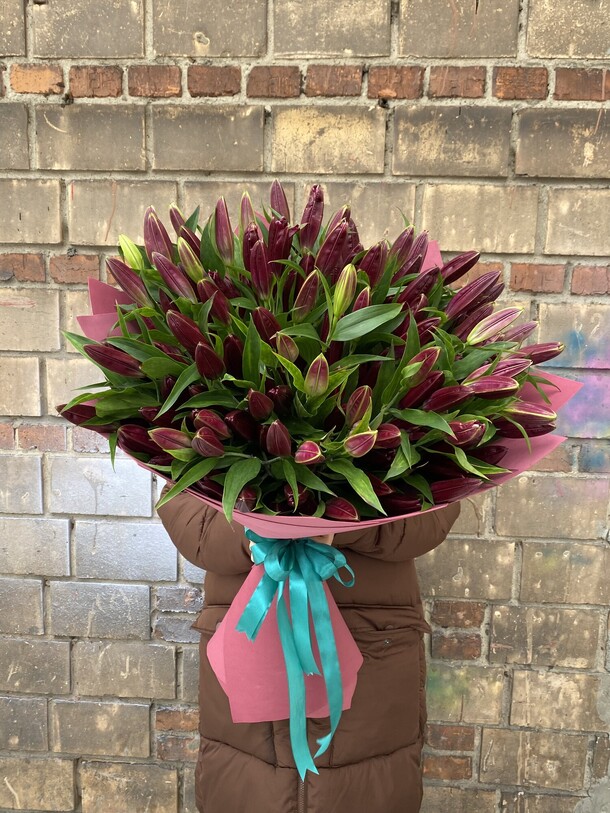 Стройный букет из лилии, артикул F1174816 - 35430 рублей, доставка по городу. Flawery - доставка цветов