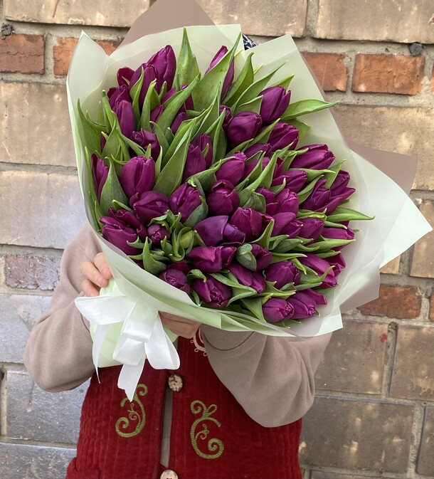 Фиолетовый тюльпан, артикул F1176249 - 13740 рублей, доставка по городу. Flawery - доставка цветов