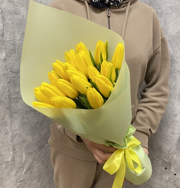 Желтый тюльпан, артикул F1176286 - 5563 рублей, доставка по городу. Flawery - доставка цветов