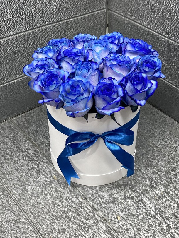 Синяя роза 15, артикул F1190125 - 16104 рублей, доставка по городу. Flawery - доставка цветов