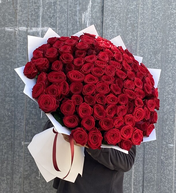 Роза 101, артикул F1190805 - 24199 рублей, доставка по городу. Flawery - доставка цветов