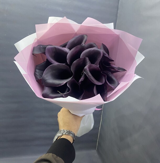 Чёрный калла, артикул F1194198 - 15928 рублей, доставка по городу. Flawery - доставка цветов