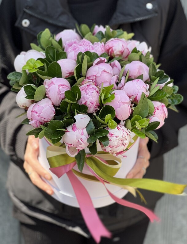 Нежный поцелуй, артикул F1196955 - 24199 рублей, доставка по городу. Flawery - доставка цветов