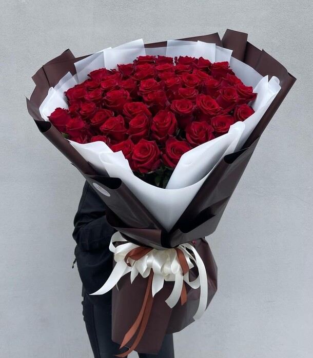 Красная роза 51, артикул F1197886 - 13536 рублей, доставка по городу. Flawery - доставка цветов