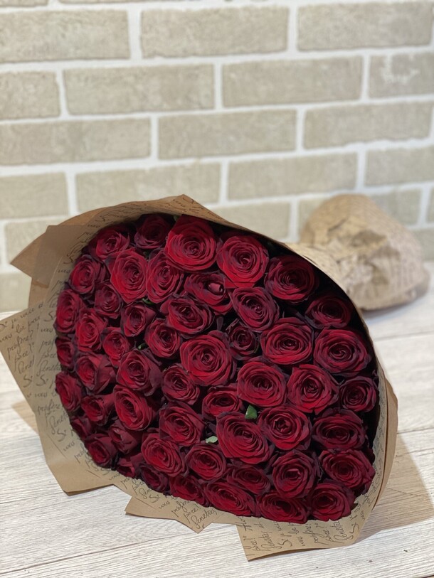 Ред наоми 51, артикул F1200128 - 13455 рублей, доставка по городу. Flawery - доставка цветов