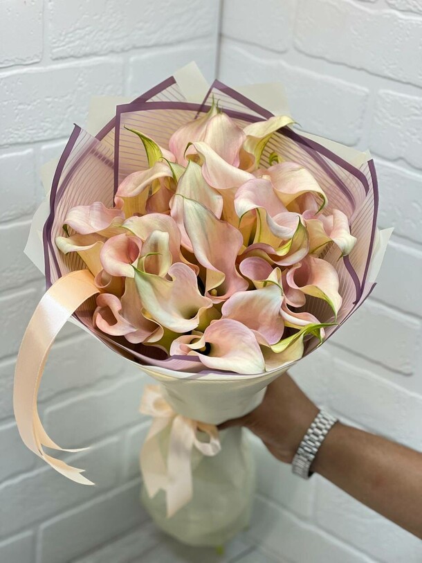 Калла 29, артикул F1201833 - 20935 рублей, доставка по городу. Flawery - доставка цветов