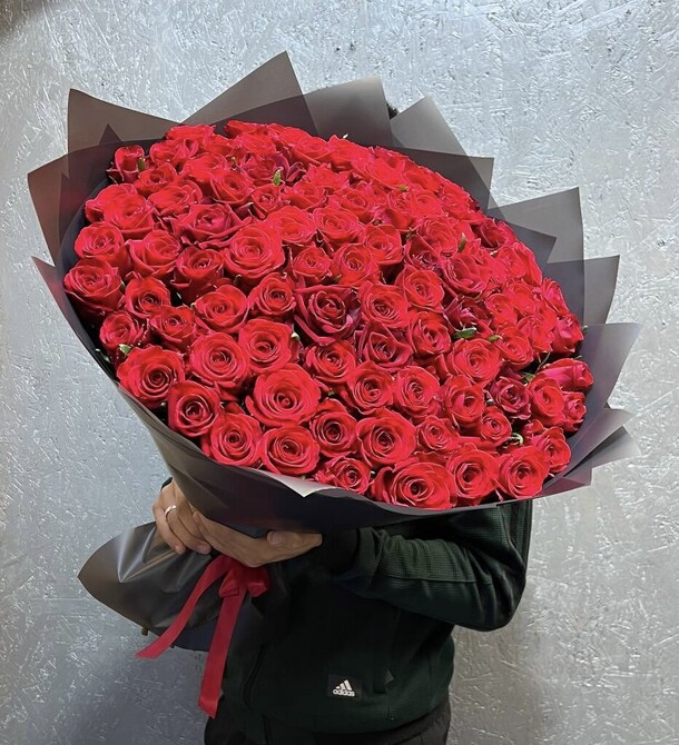 Красная роза 101, артикул F1204883 - 22869 рублей, доставка по городу. Flawery - доставка цветов