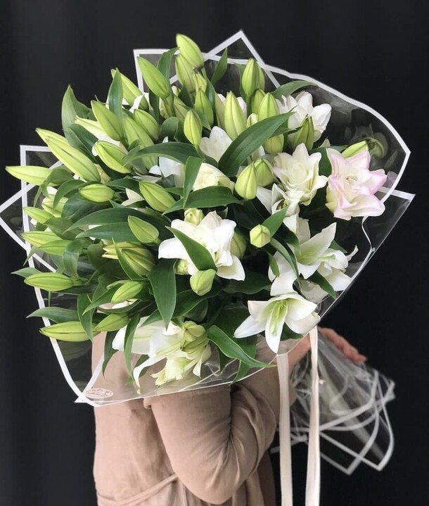 Лилия белая, артикул F1209057 - 17714 рублей, доставка по городу. Flawery - доставка цветов