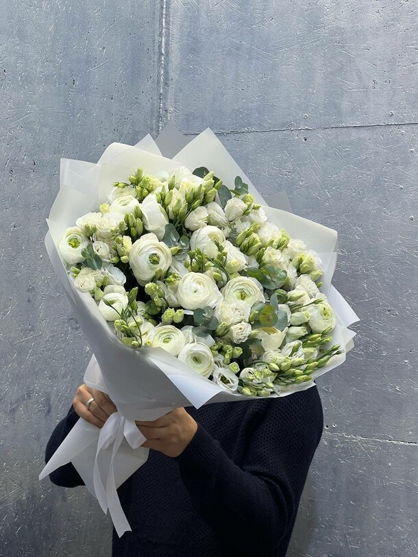 Белый предатель, артикул F1248032 - 43922 рублей, доставка по городу. Flawery - доставка цветов