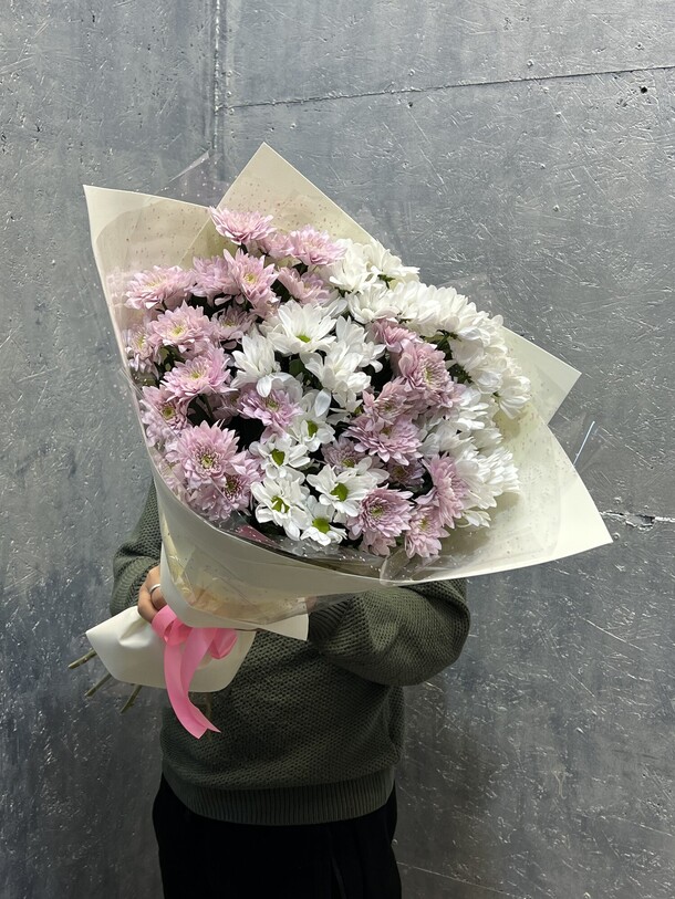 Хризантема кустовая микс 9, артикул F1267400 - 6359 рублей, доставка по городу. Flawery - доставка цветов