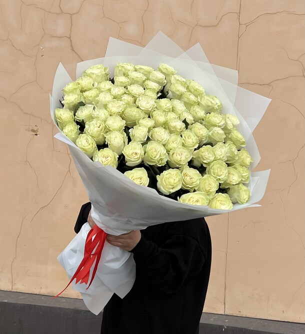 Белая роза эквадор 101, артикул F1267403 - 88209 рублей, доставка по городу. Flawery - доставка цветов