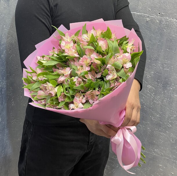 Альстромерия розовая 19, артикул F1270429 - 4199 рублей, доставка по городу. Flawery - доставка цветов