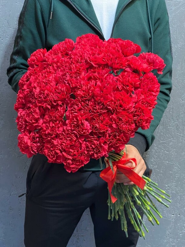 Гвоздика красная, артикул F1281480 - 7864 рублей, доставка по городу. Flawery - доставка цветов