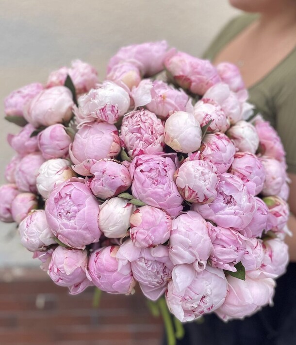 Розовый пион 35, артикул F1307734 - 56507 рублей, доставка по городу. Flawery - доставка цветов