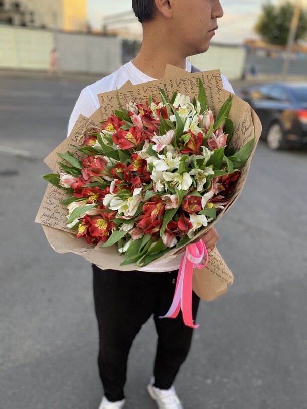 Альстромерия микс -25, артикул F1372999 - 5999 рублей, доставка по городу. Flawery - доставка цветов