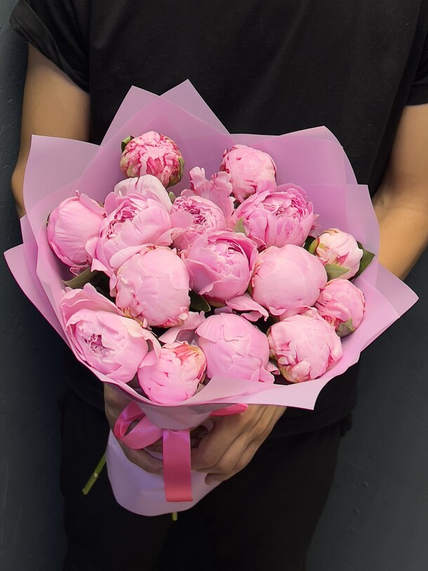 Пионы сара бернар, артикул F1420108 - 19227 рублей, доставка по городу. Flawery - доставка цветов