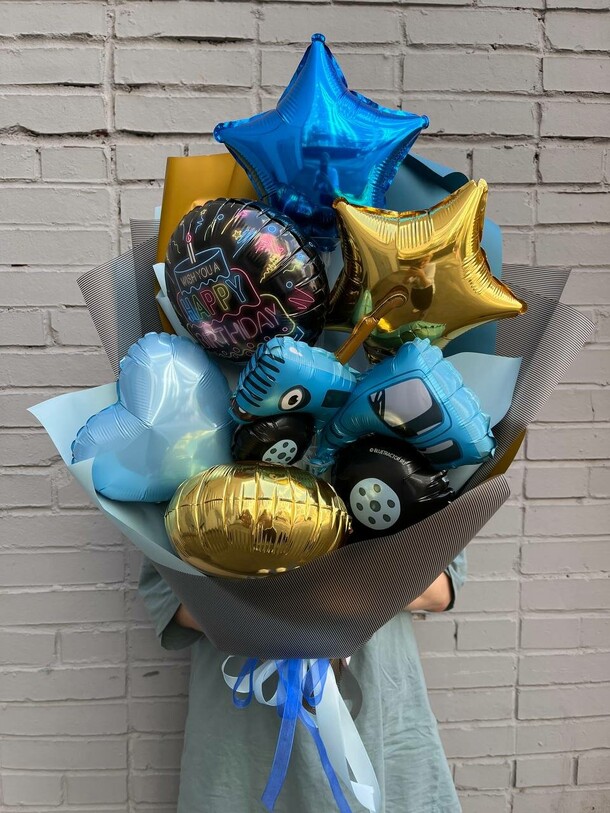 Букет из шаров трактор № 3, артикул F1308658 - 3400 рублей, доставка по городу. Flawery - доставка цветов