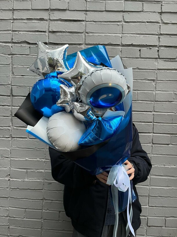 Букет c космонавтом из шаров №101, артикул F1333674 - 3550 рублей, доставка по городу. Flawery - доставка цветов