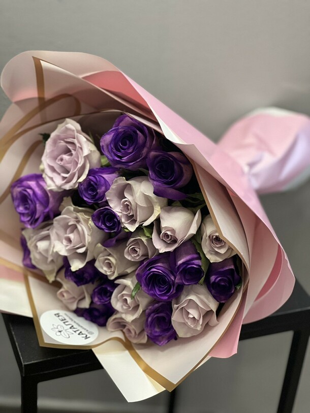 Букет из 25 импортных роз, артикул F1173093 - 7590 рублей, доставка по городу. Flawery - доставка цветов