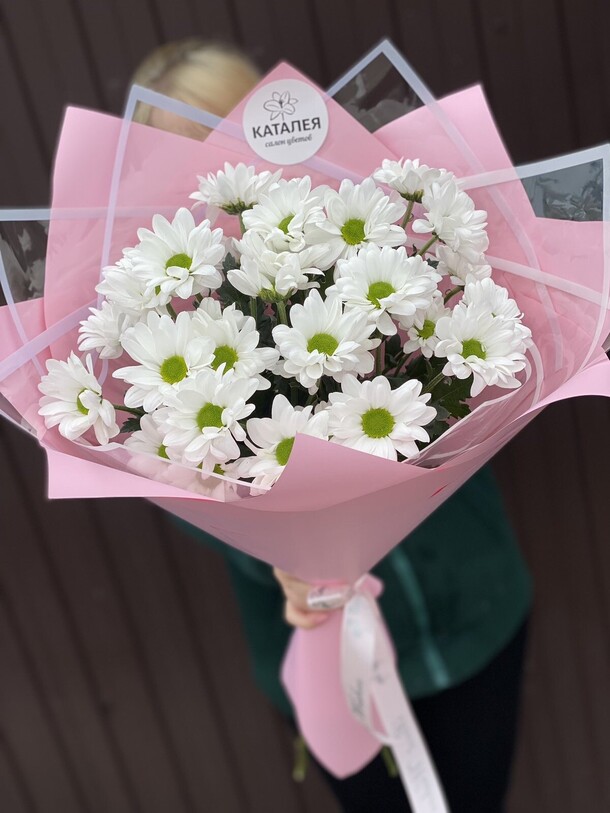 Букет из ромашковых хризантем, артикул F1179614 - 3310 рублей, доставка по городу. Flawery - доставка цветов