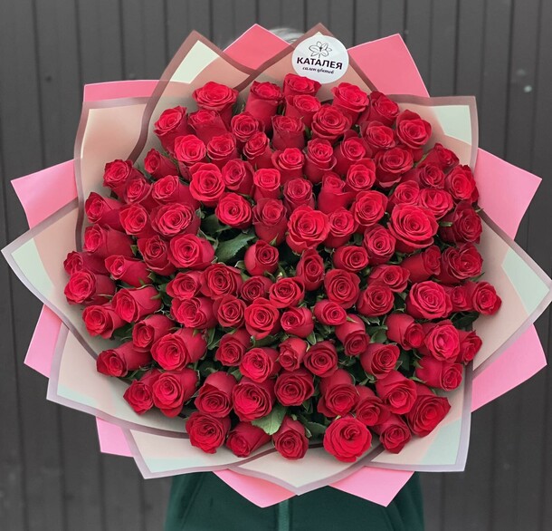 Букет из 101 красной розы, артикул F1179917 - 25080 рублей, доставка по городу. Flawery - доставка цветов