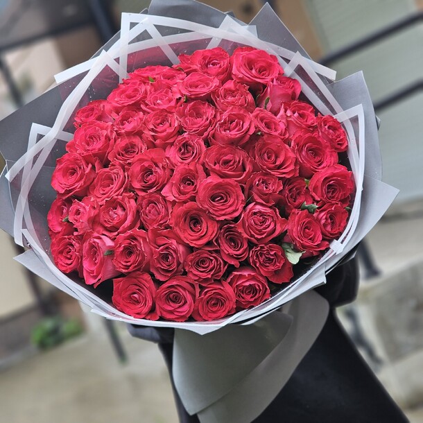 Роза, артикул F1305373 - 12425 рублей, доставка по городу. Flawery - доставка цветов